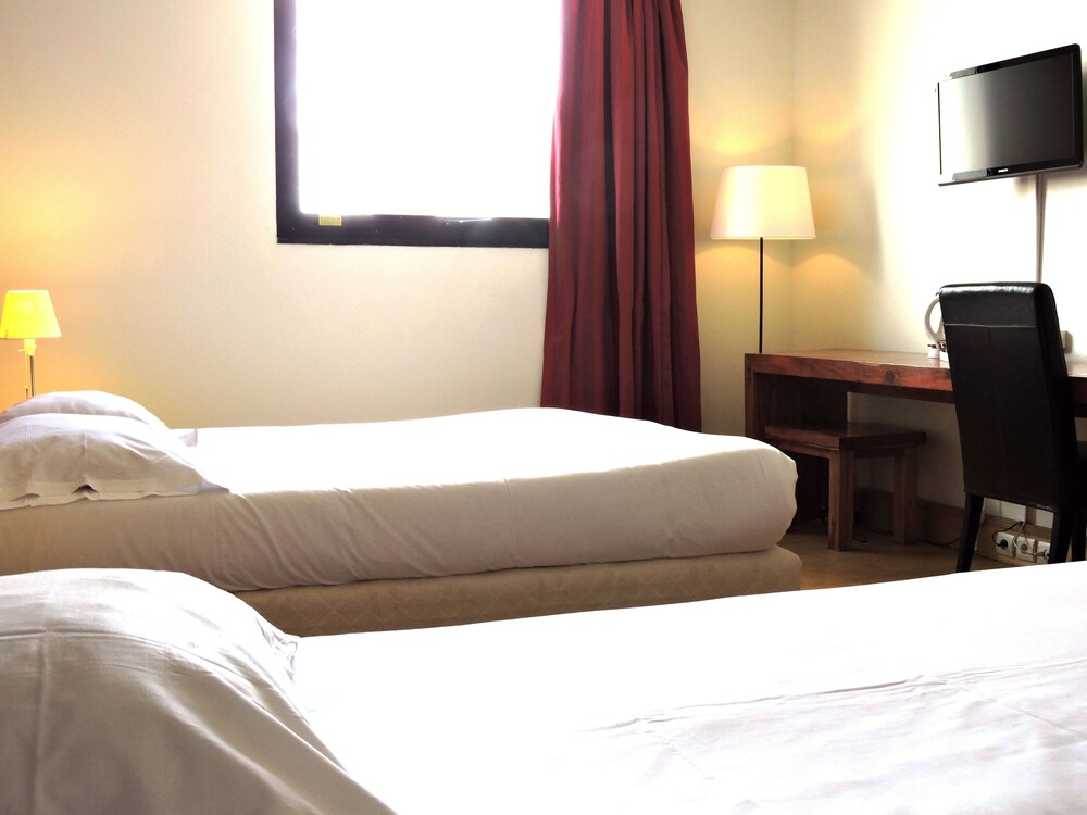 Junior Suite, 1 Double or 2 Twin Beds - Guestroom