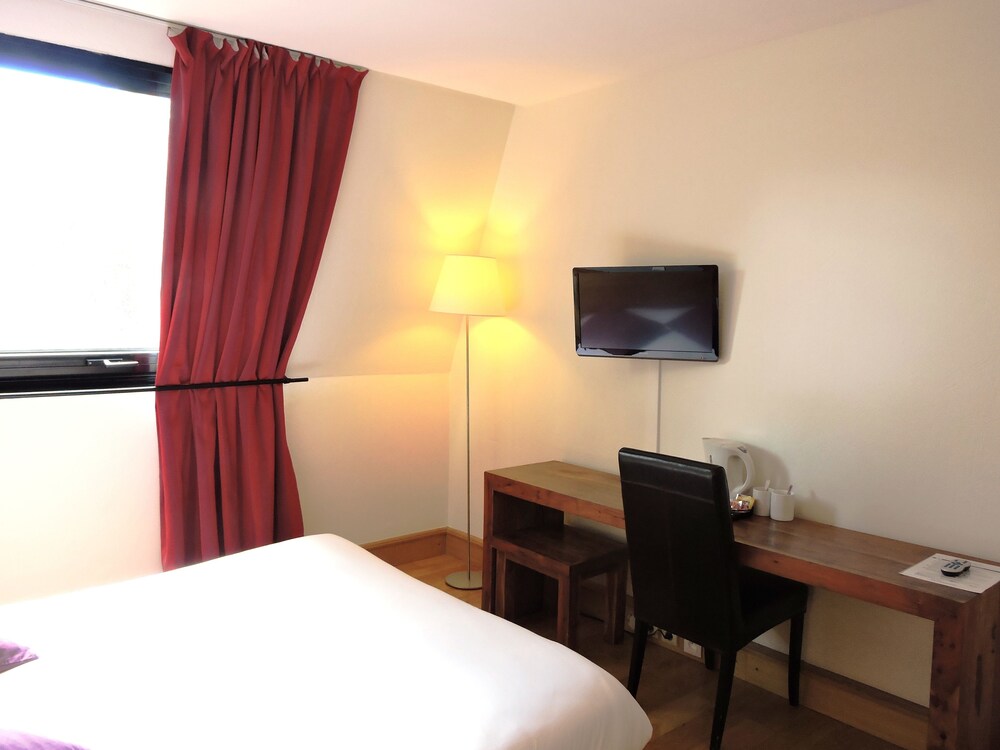 Classic Studio Suite, 1 Queen Bed - Guestroom