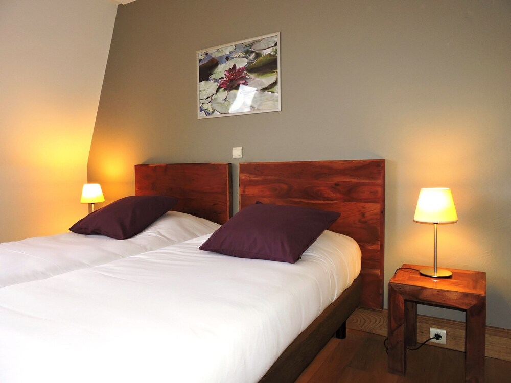 Studio Suite, 2 single beds - Guestroom