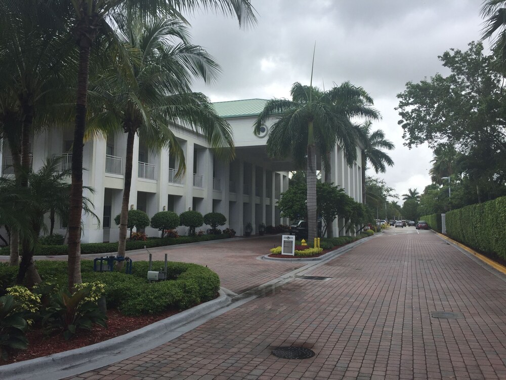 Front of property, Provident Doral at the Blue Miami