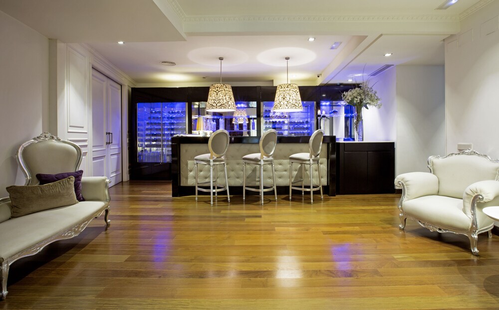 Hotel Lounge