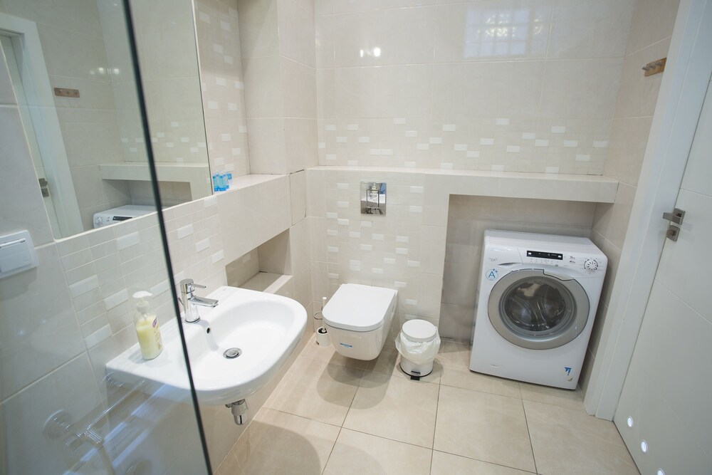 Premium Apartment, 3 Bedrooms - Bathroom