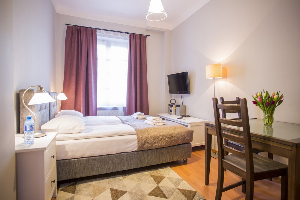 Standard Studio - Guestroom