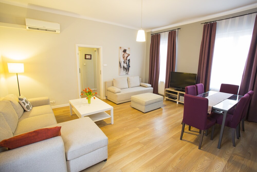 Comfort Apartment, 2 Bedrooms - Living Area