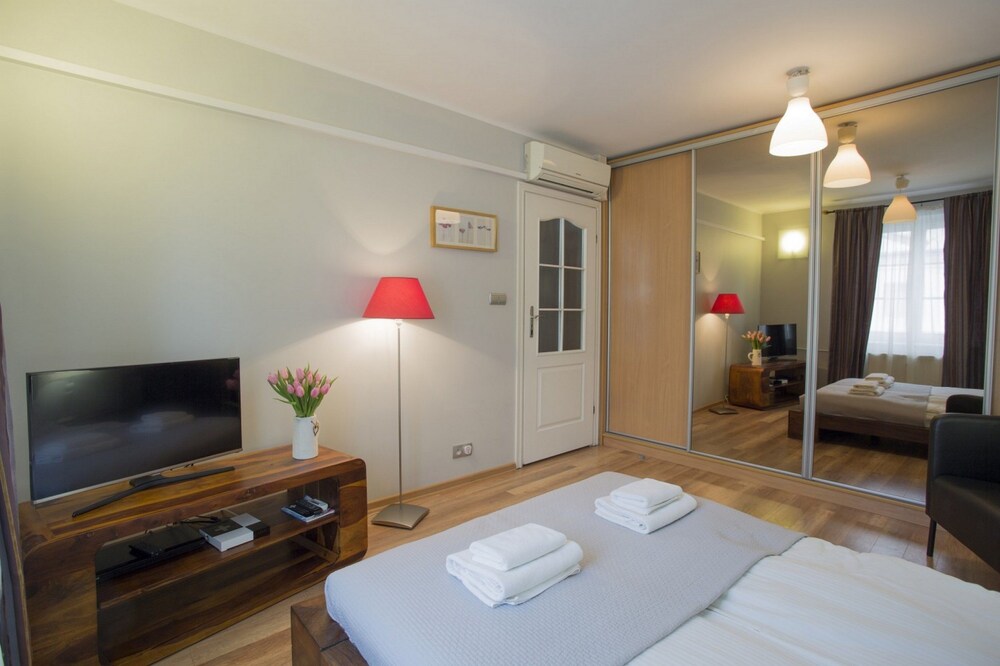 Standard Studio - Guestroom
