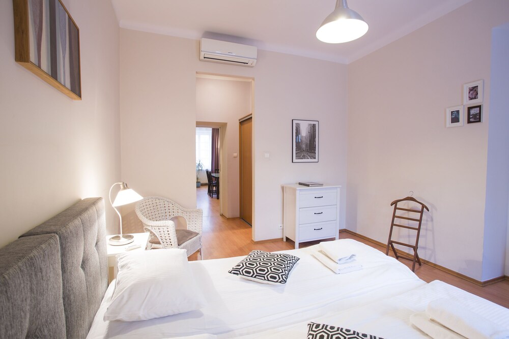 Premium Apartment, 2 Bedrooms - Guestroom