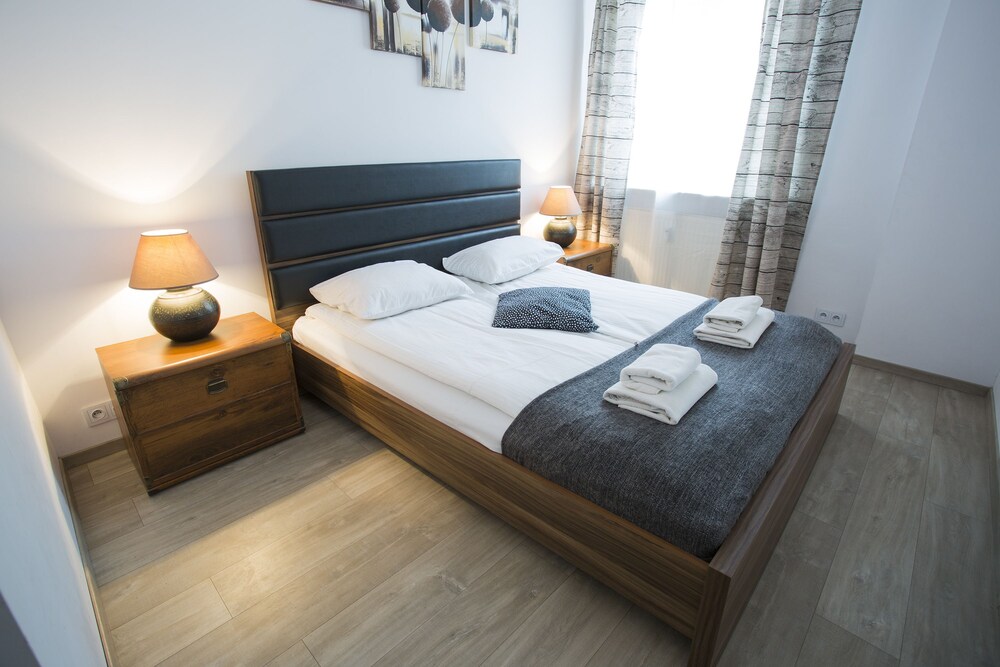 Premium Apartment, 3 Bedrooms - Guestroom
