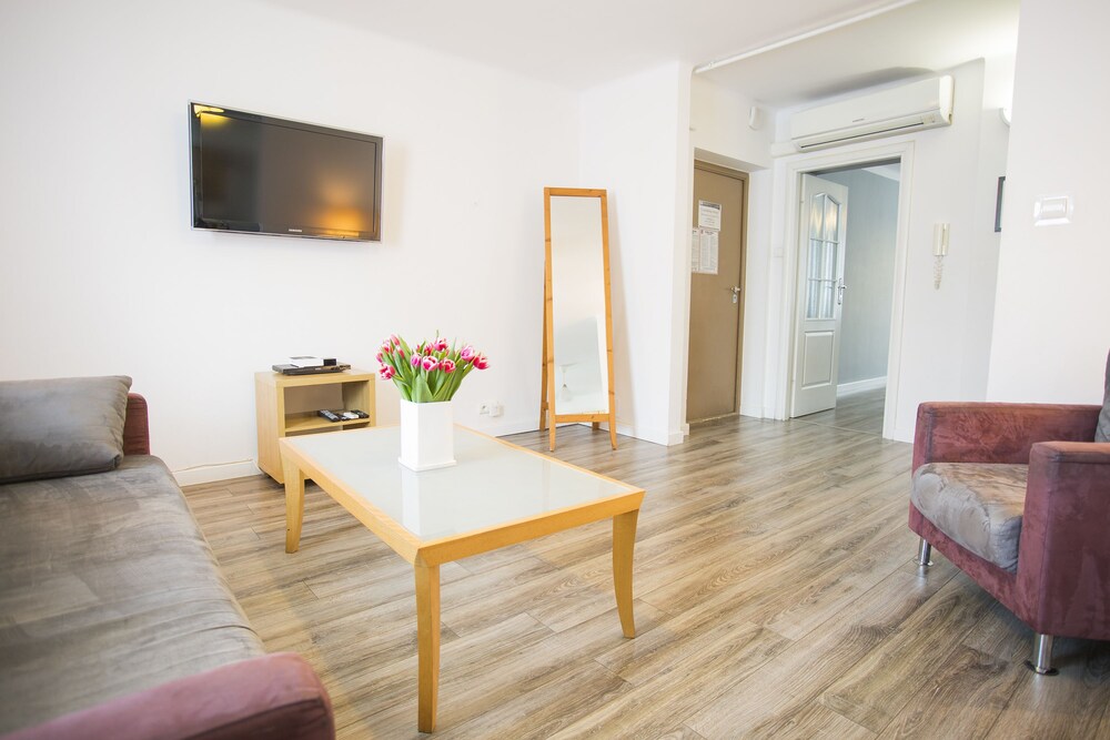 Premium Apartment, 2 Bedrooms - Living Area