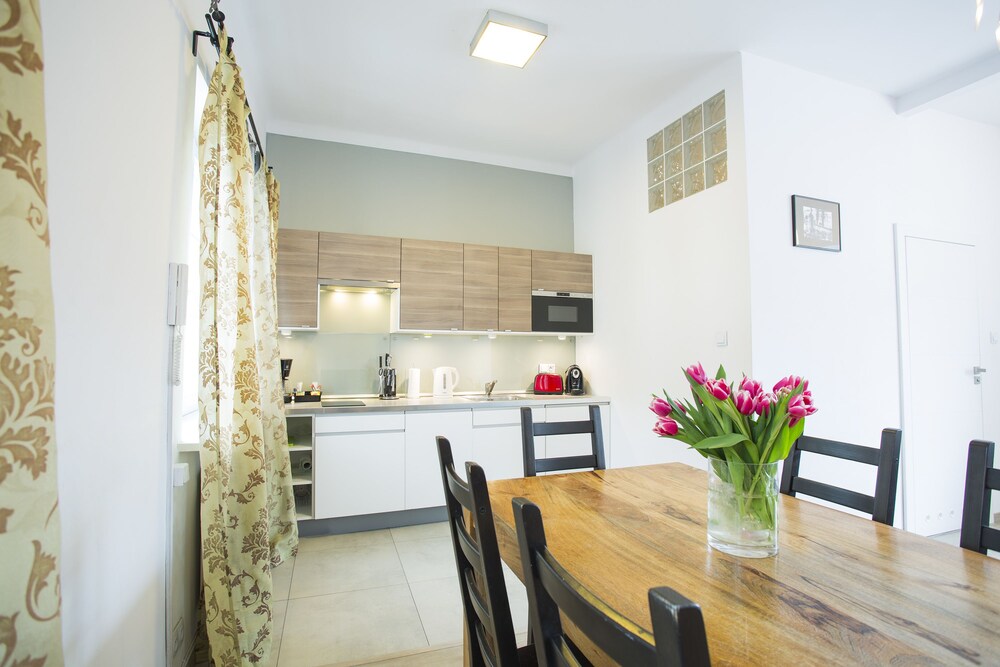 Premium Apartment, 3 Bedrooms - In-Room Kitchen