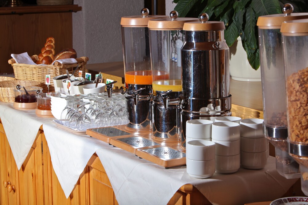 Hotel Lounge