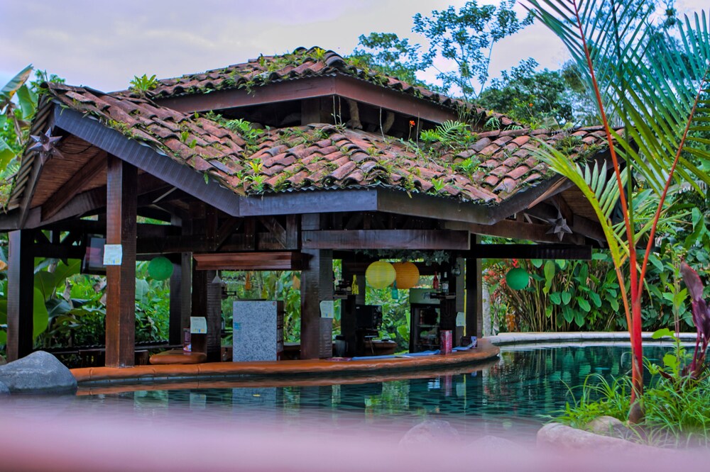 Poolside Bar
