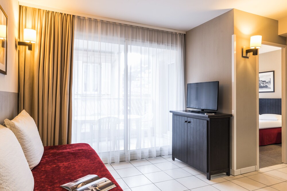 Standard Apartment, 1 Bedroom (4/5 People) - Guestroom