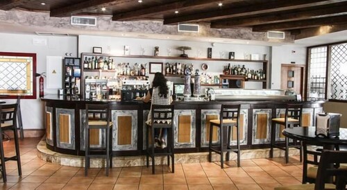 Hotel Bar