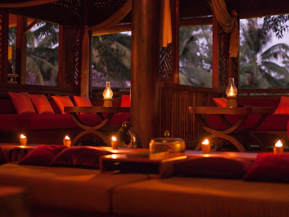 Hotel Lounge