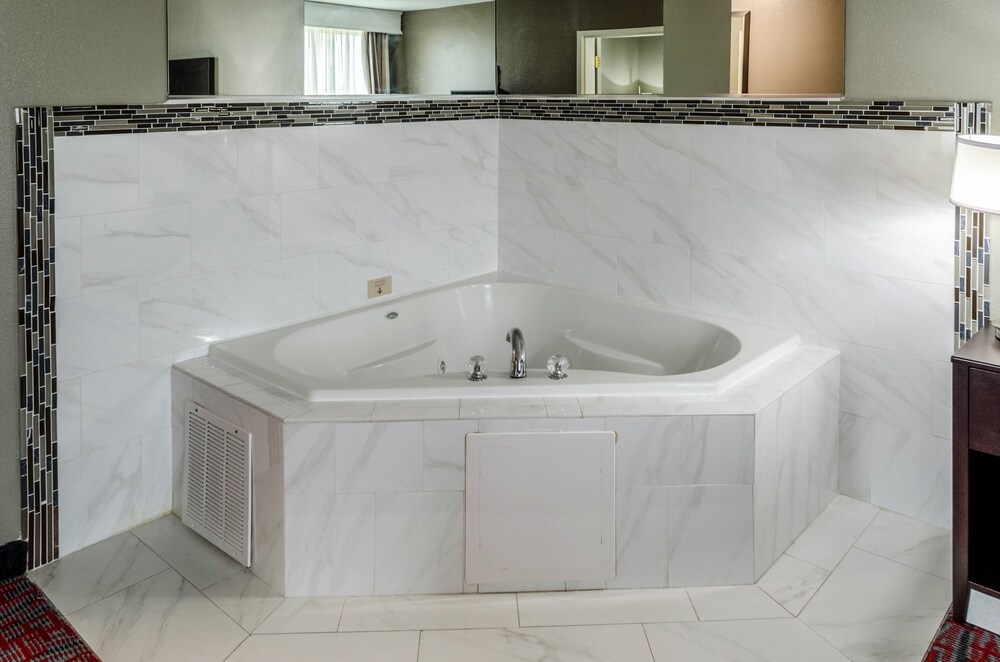 Jetted Tub