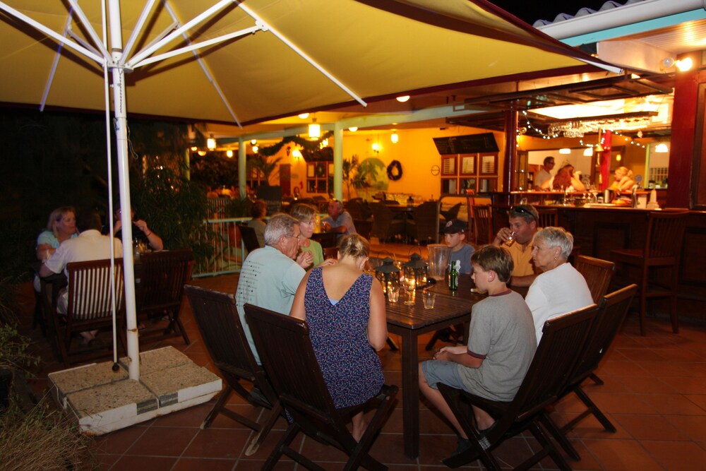 Hotel Bar
