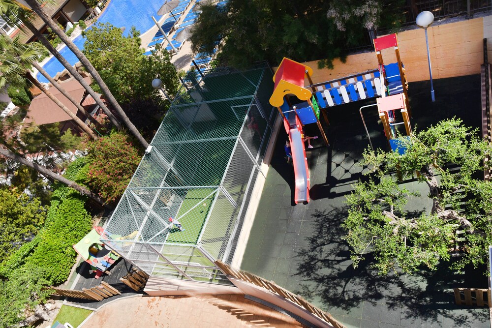 Childrens Play Area - Outdoor