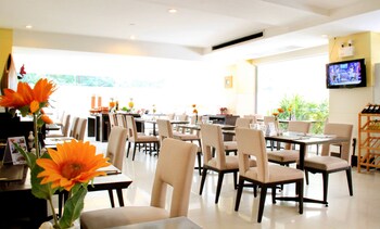 Hotel Lounge