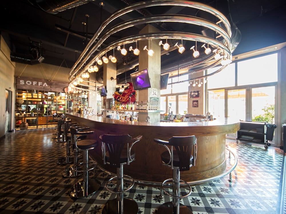 Hotel Bar