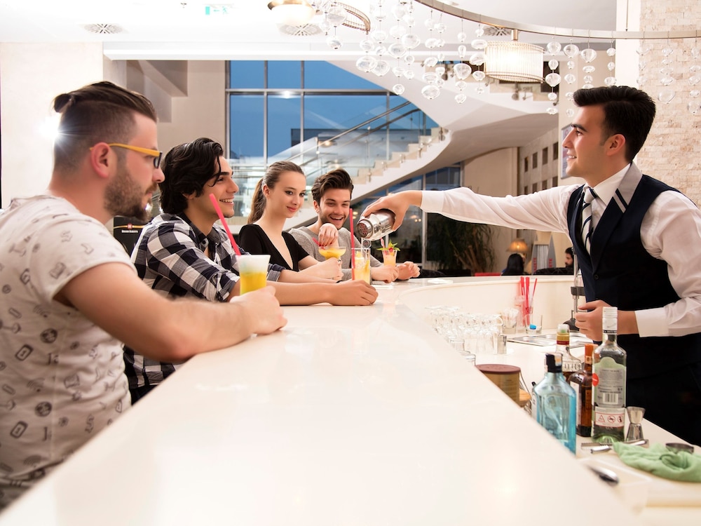 Hotel Bar