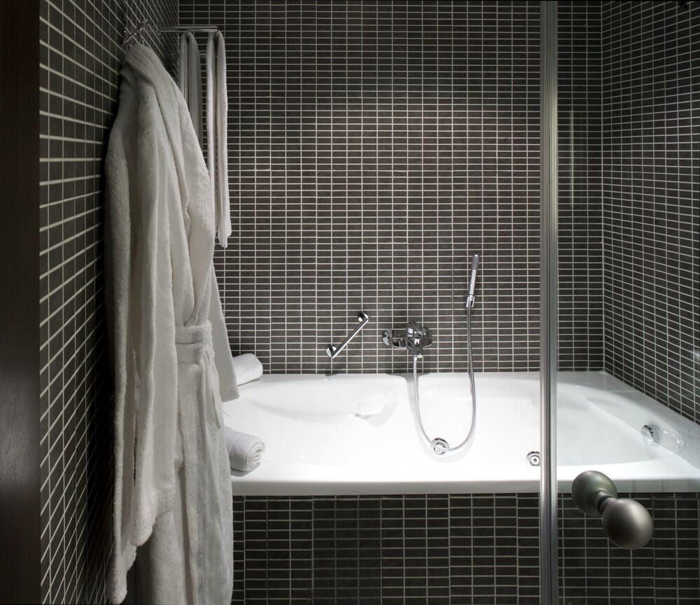 Jetted Tub