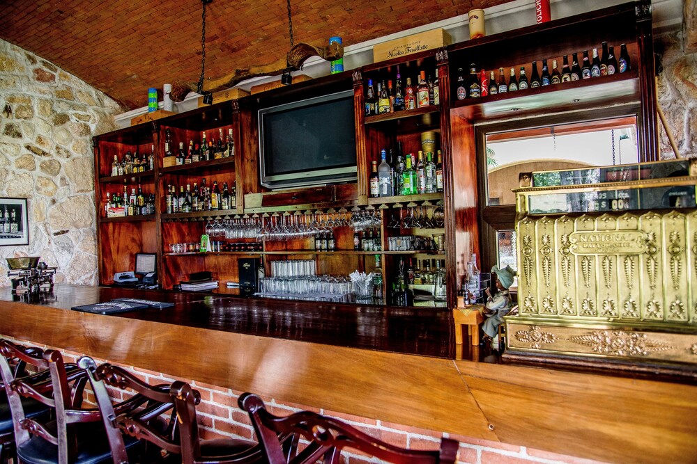 Hotel Bar