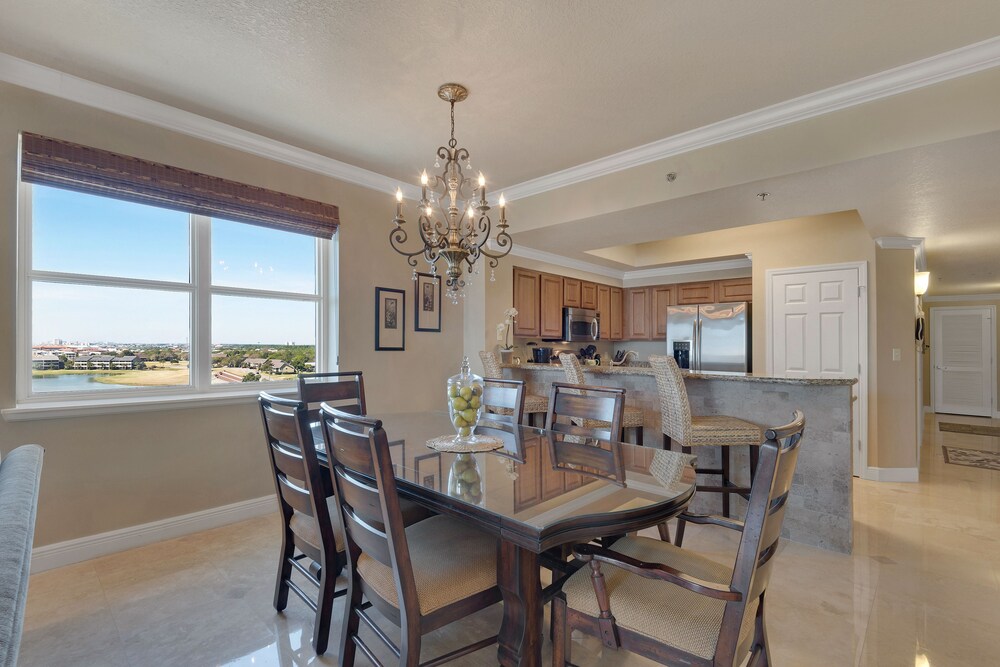 Condo, 3 Bedrooms, 3 Bathrooms, Partial View - In-Room Dining