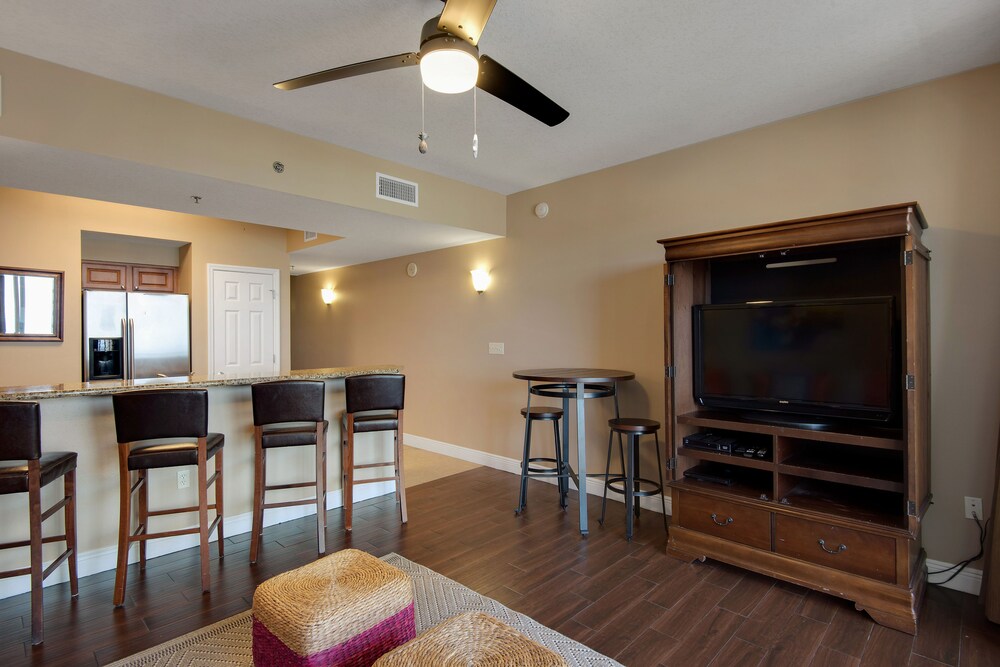 Condo, 1 Bedroom, 2 Bathrooms, Partial View - Living Area