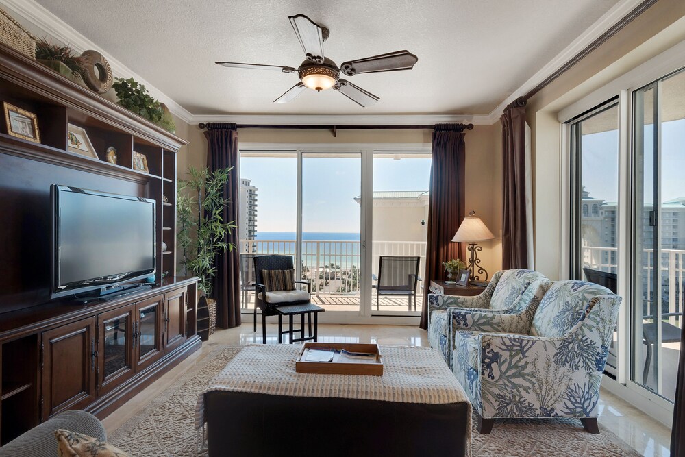 Condo, 3 Bedrooms, 3 Bathrooms, Partial View - Living Room