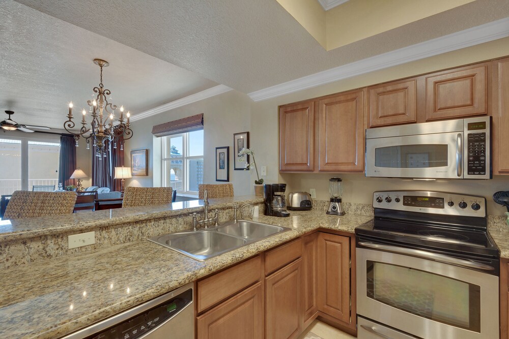 Condo, 3 Bedrooms, 3 Bathrooms, Partial View - In-Room Kitchen
