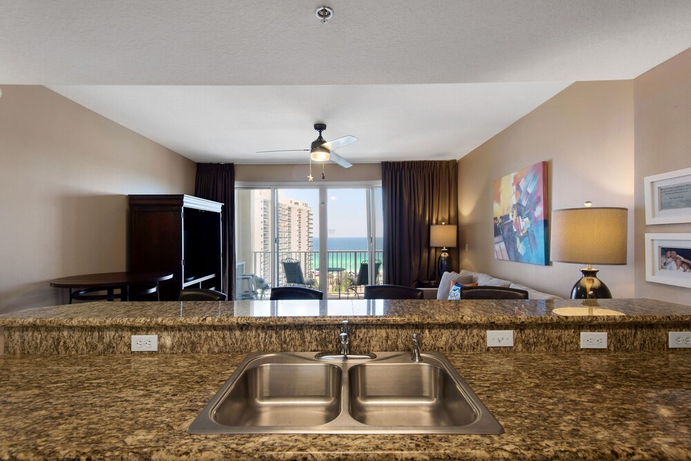 Condo, 1 Bedroom, 2 Bathrooms, Partial View - In-Room Kitchen