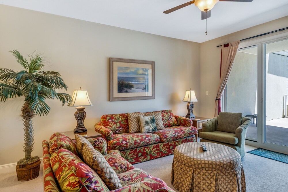 Condo, 2 Bedrooms, 2 Bathrooms, Partial View - Living Room
