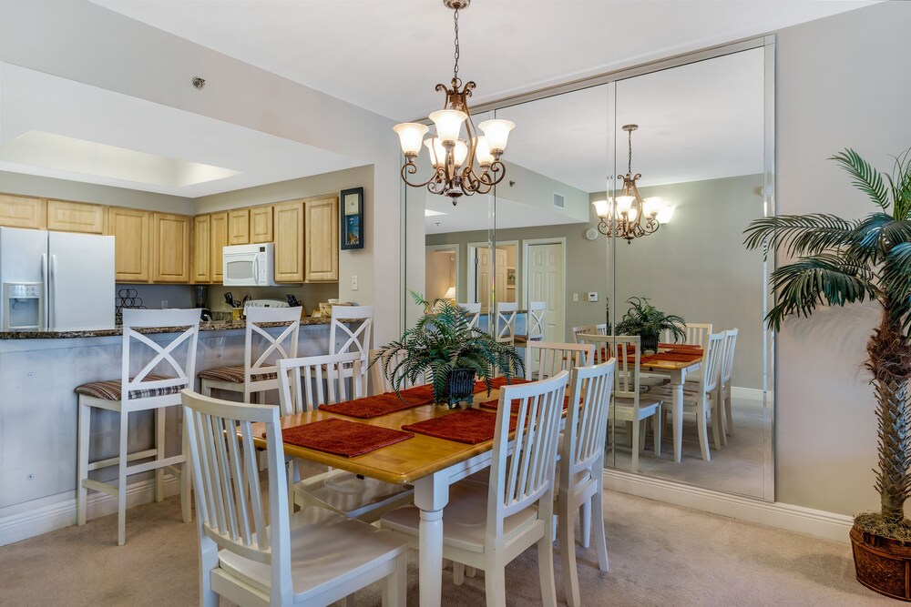 Condo, 2 Bedrooms, 2 Bathrooms, Partial View - In-Room Dining