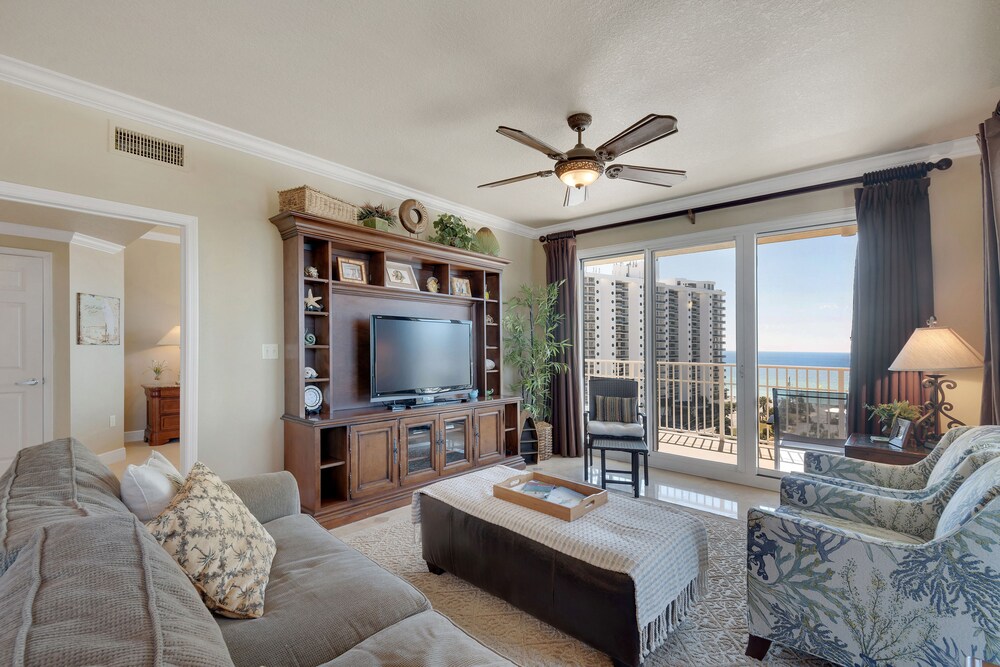Condo, 3 Bedrooms, 3 Bathrooms, Partial View - Living Room