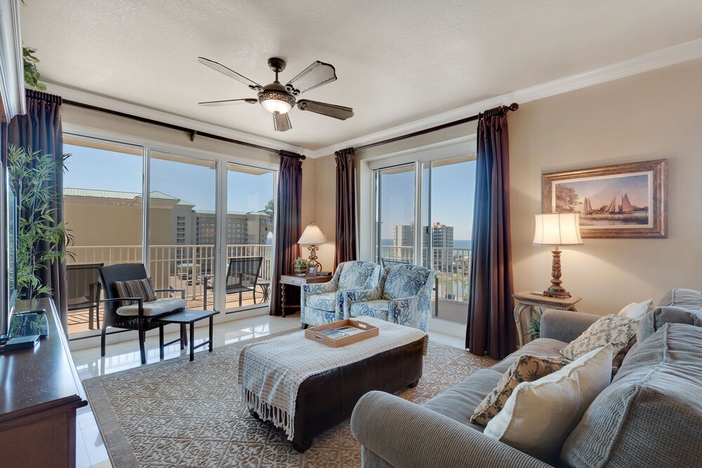 Condo, 3 Bedrooms, 3 Bathrooms, Partial View - Living Room