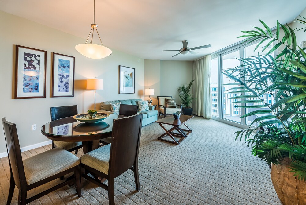 Junior Condo, 2 Bedrooms, 2 Bathrooms - In-Room Dining