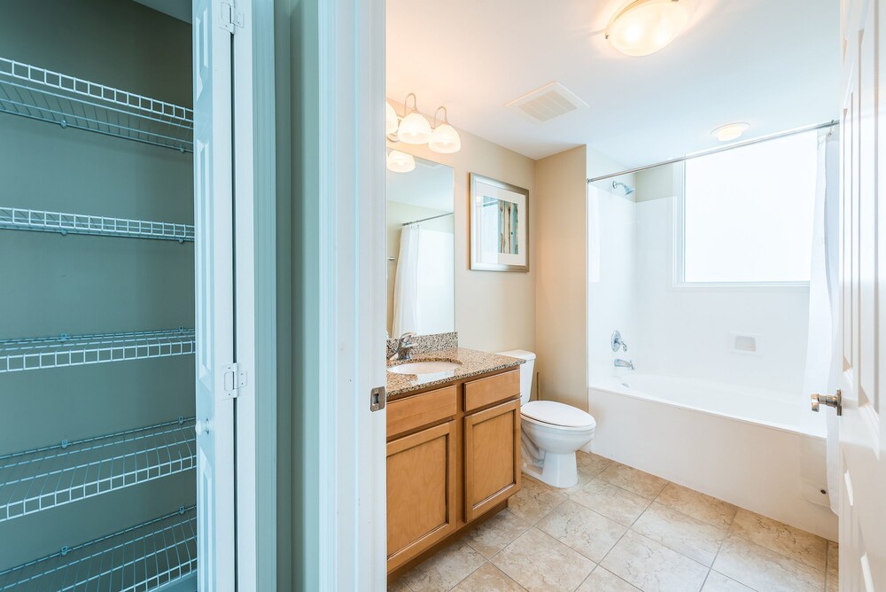 Condo, 2 Bedrooms, 2 Bathrooms - Bathroom