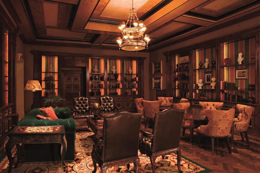Hotel Bar