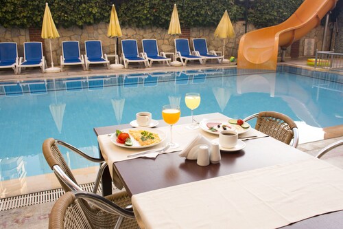 Dinc Hotel