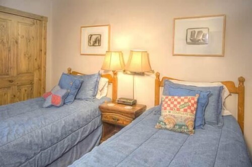 3 Bedroom plus Loft, 3 Bathroom Condominium