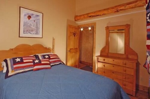 2 Bedroom, 2 Bathroom Condominium