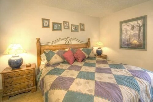 3 Bedroom plus Loft, 3 Bathroom Condominium