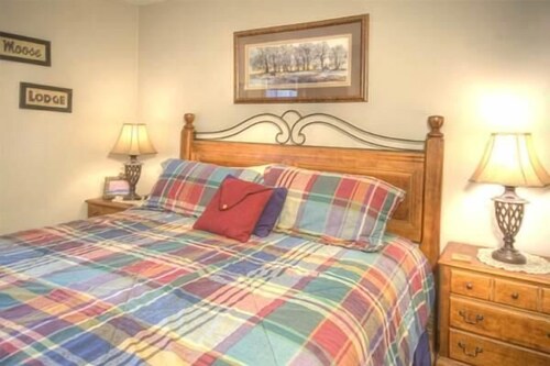 3 Bedroom plus Loft, 3 Bathroom Condominium