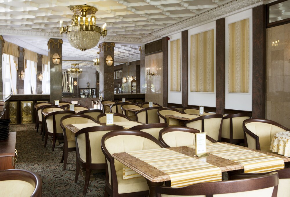 Hotel Lounge