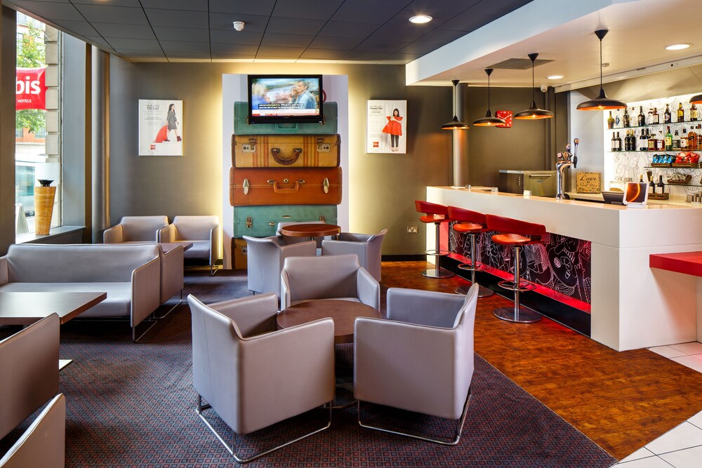 Hotel Lounge