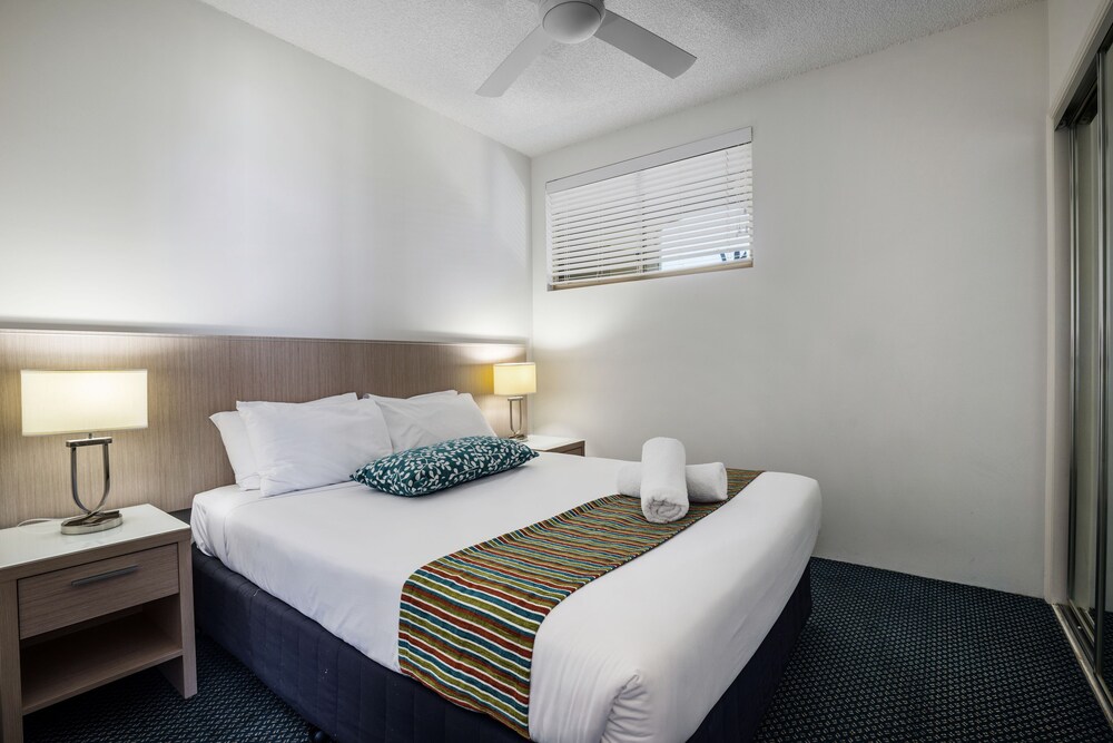 Three Bedroom Rooftop - Guestroom