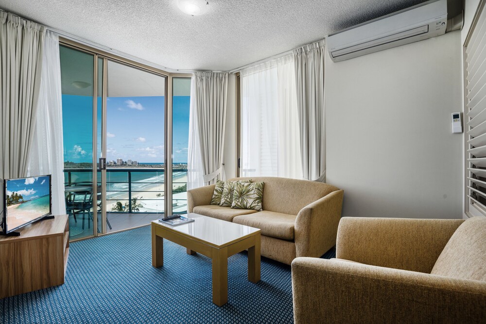 One Bedroom Rooftop - Living Room