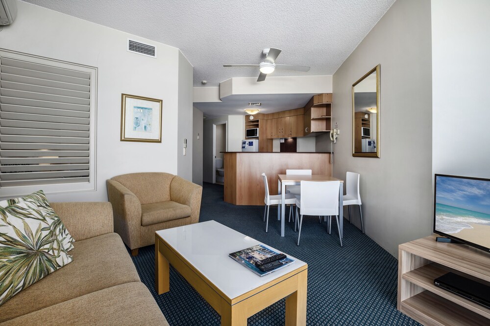 One Bedroom Rooftop - Living Room