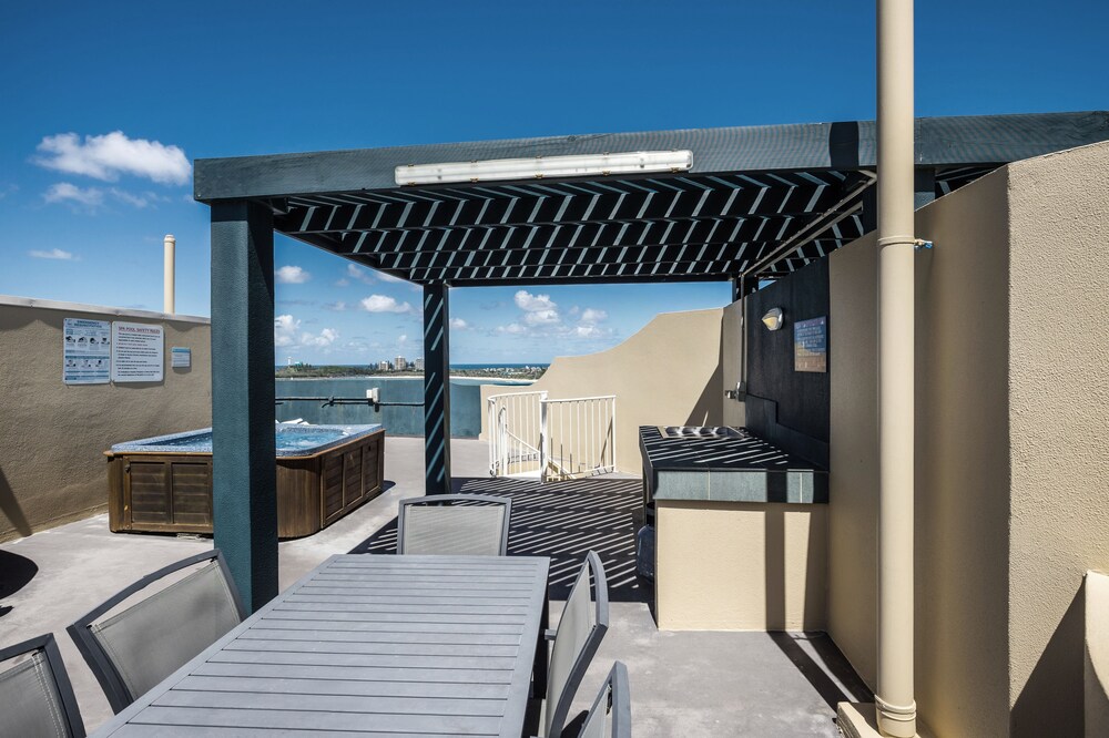 Three Bedroom Rooftop - Terrace/Patio