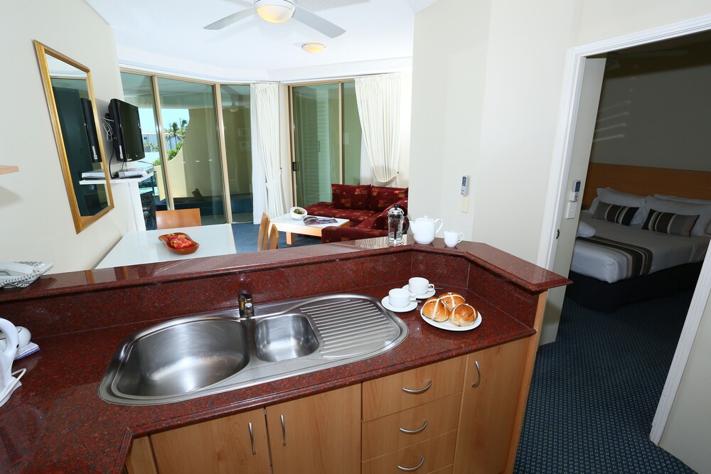 2 Bedroom Apartment (Low Floor) - In-Room Kitchenette